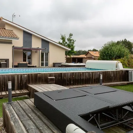 De Charme 5 Chambres Prázdninový dům Ares